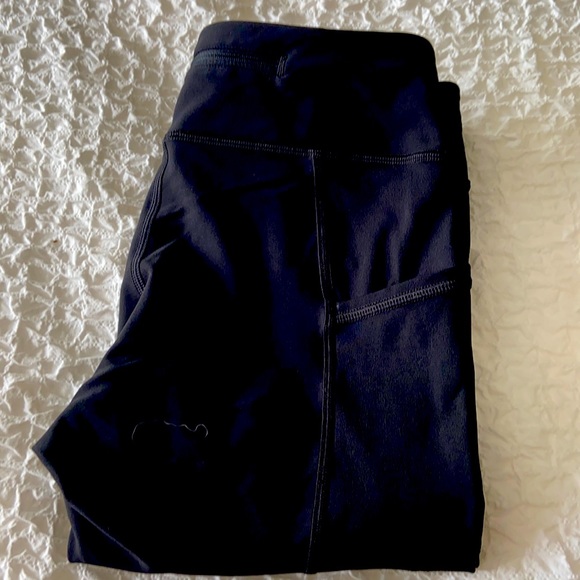 Lululemon black tights - Picture 2 of 5